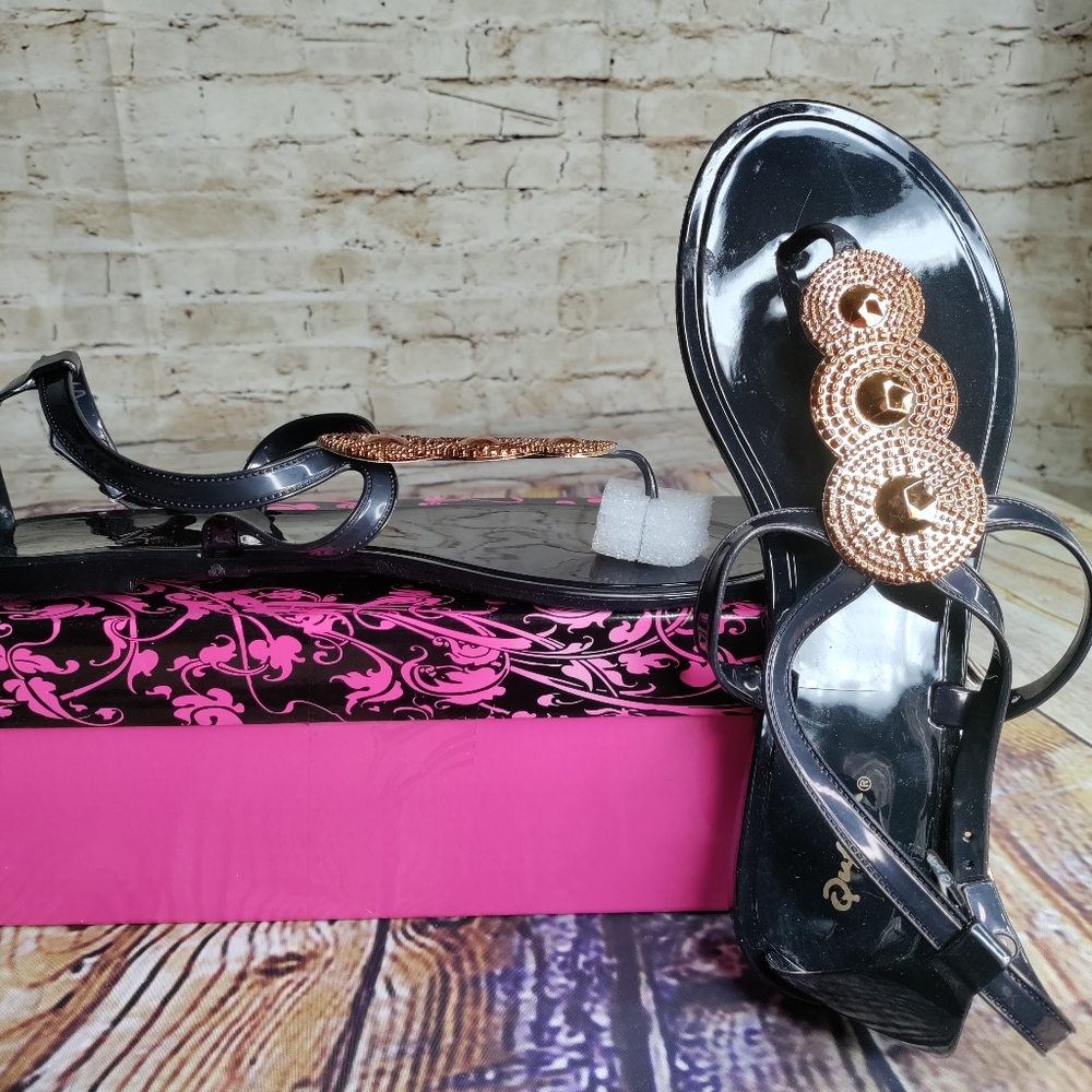 Qupid New Women's Sandal's Size 9